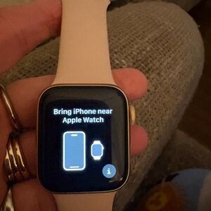 Apple Watch Series 6  40 mm (Gold Case) with Pink/Blush Sport Band